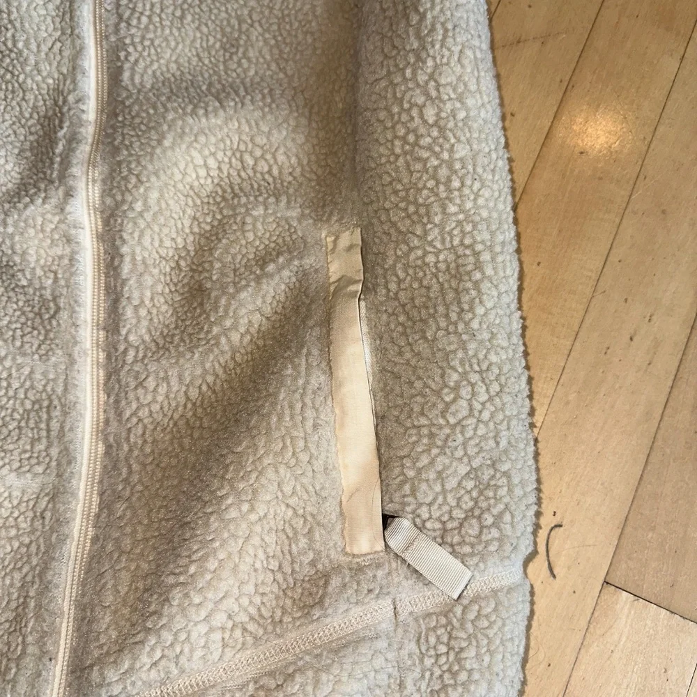 Patagonia beige sherpa vest, S, GD1118 - Picture 3 of 6